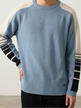 90s TXT Men's Crewneck Pullover Sweater in Light Blue with Contrast Sleeves